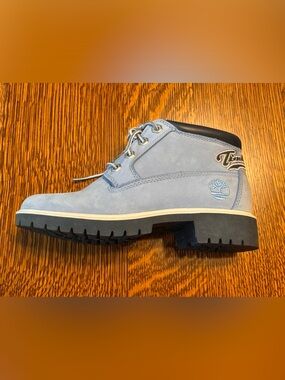 Timberland Women's Light Blue Nubuck Chukka Boots Size 5.5 Lace-Up Hiking Casual
